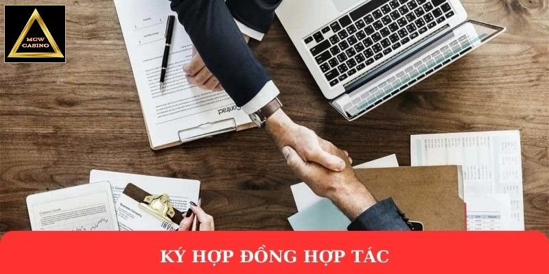 Ký hợp đồng hợp tác